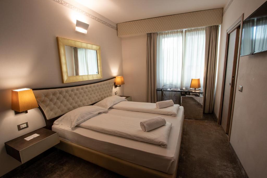 Hotel Corona - 5