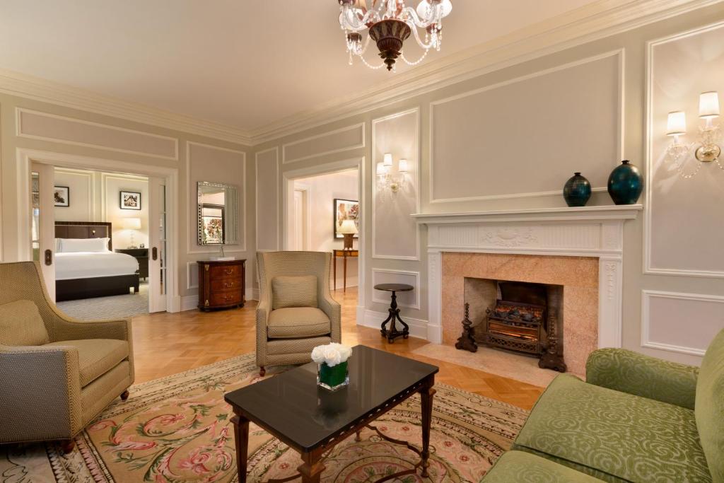 페어몬트 샤토 로리에 (Fairmont Château Laurier)
