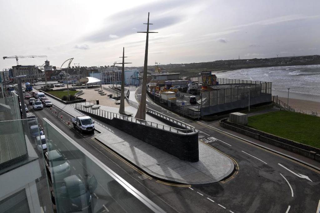 Apartment 10, SOUTH PIER, 13-14 Kerr Street, — Hotel in Portrush