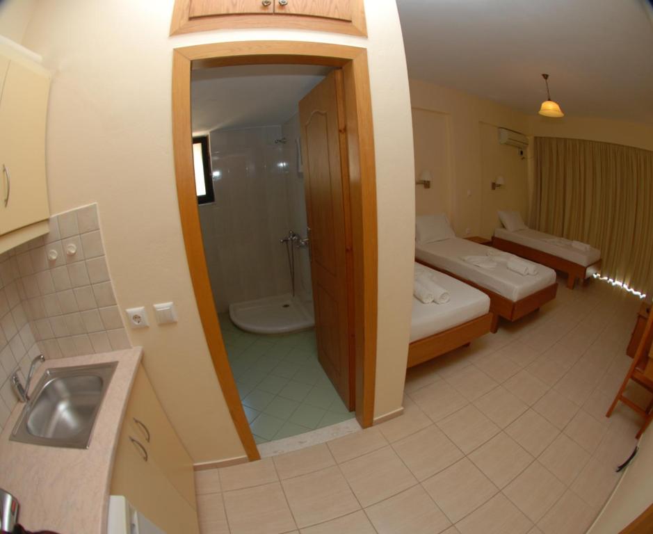 Nikos Hotel and Apartments photo