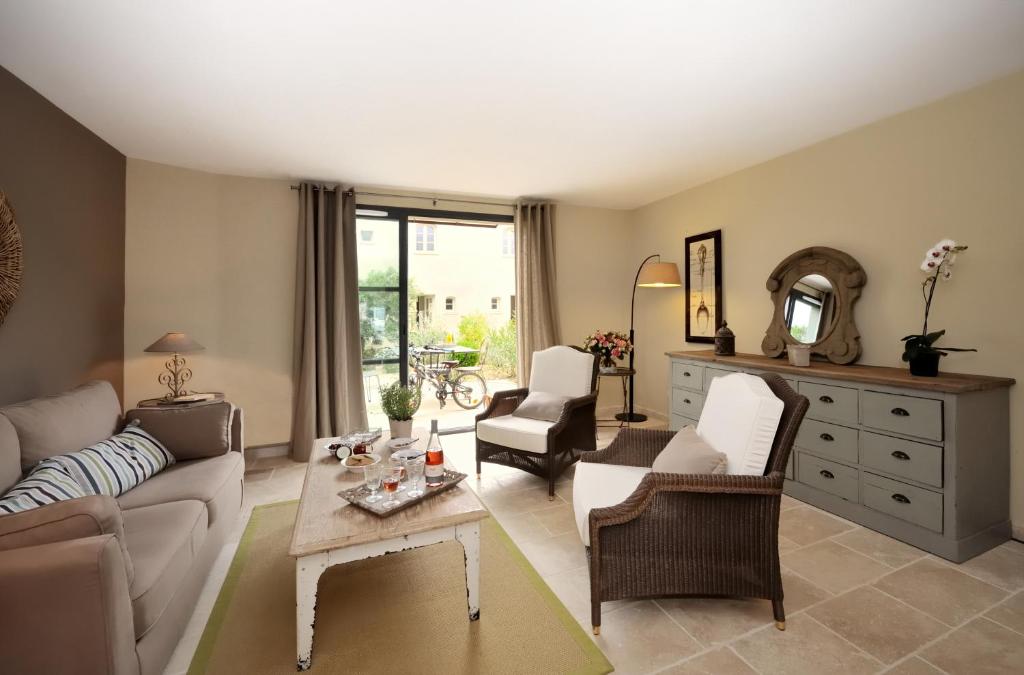 Les Jardins de Saint Benoit by Popinns