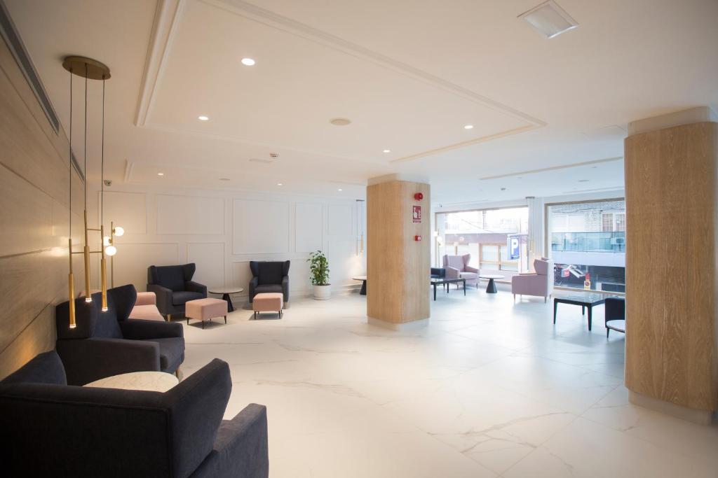 Hotel Voramar — Hotel building in Benidorm, Valencian Community