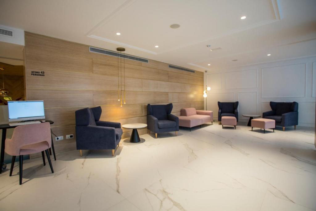 Hotel Voramar — Hotel rooms in Benidorm, Valencian Community