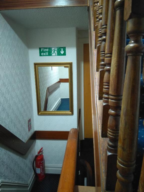 フロント・ロビー