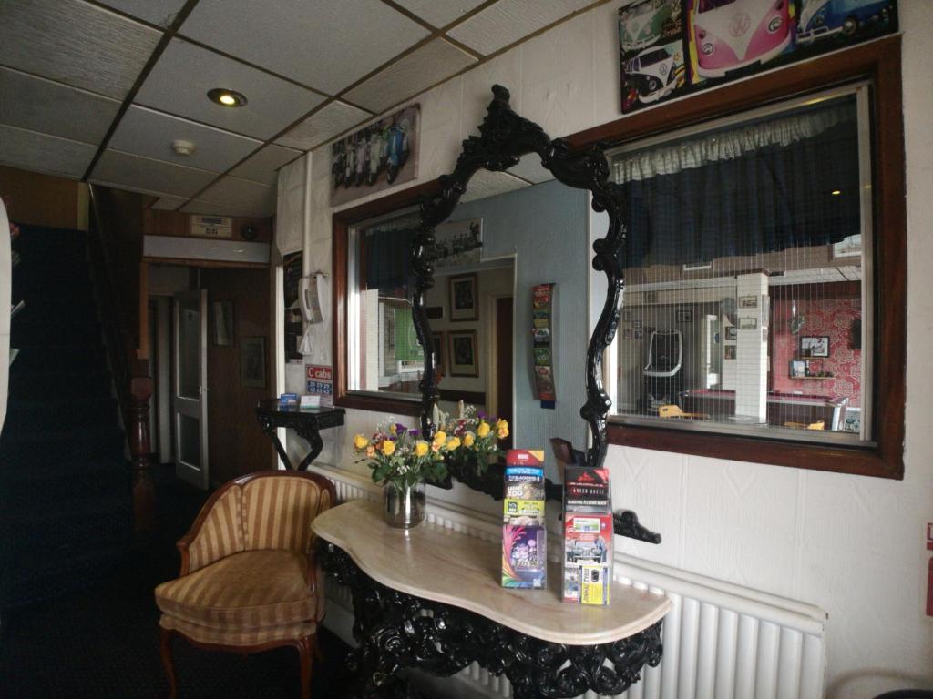 フロント・ロビー