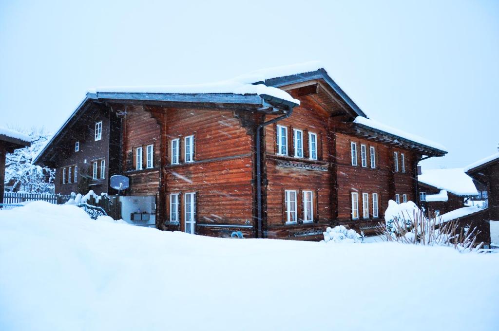 Chalet Guttannen EG - GriwaRent AG photo