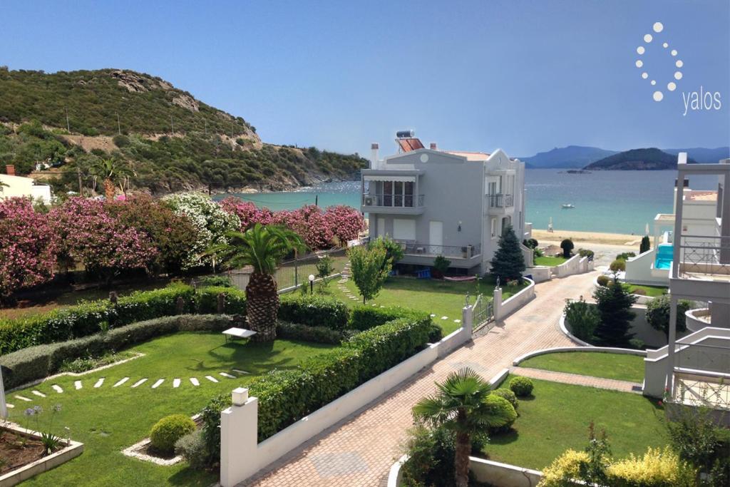 Yalos - Superb luxurious duplex at the seaside photo