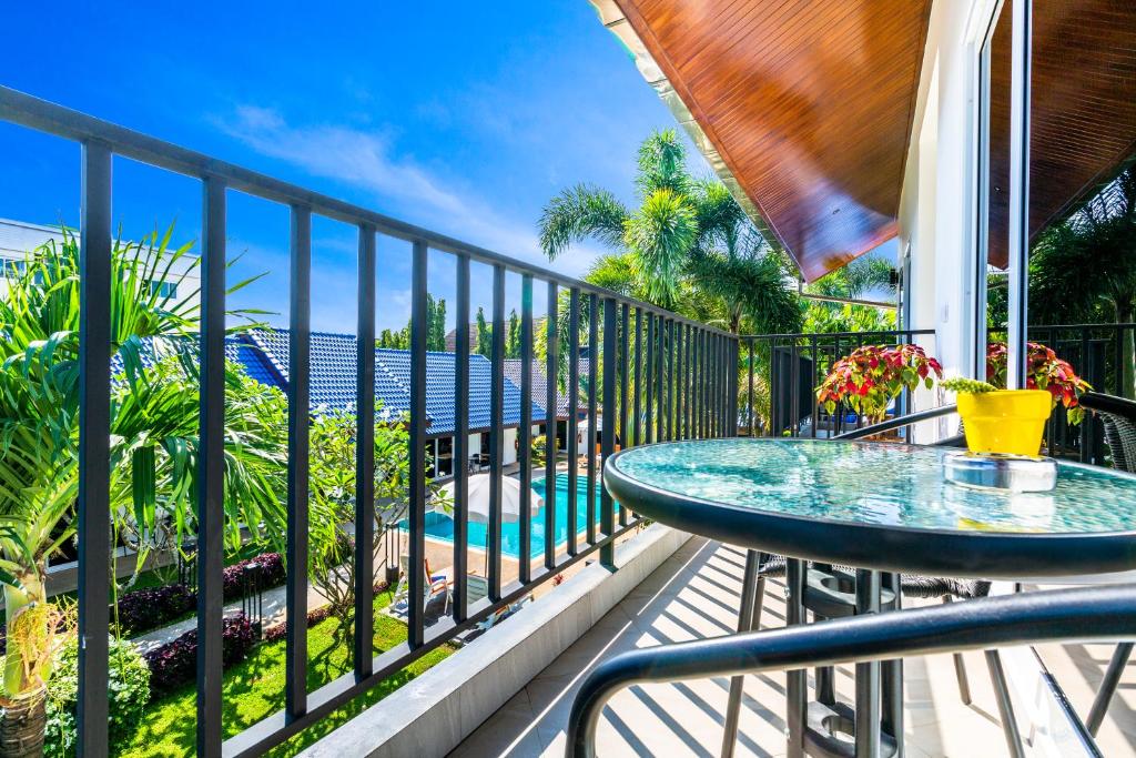 3. 푸켓 에어포트 ..