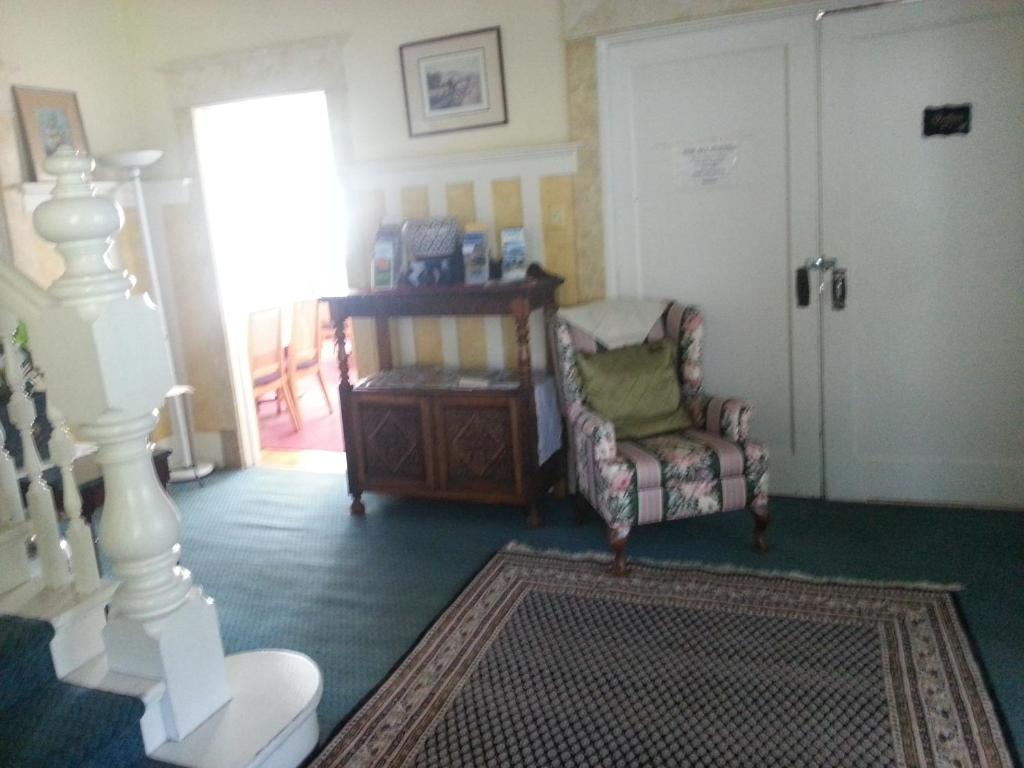 Balfour House photo