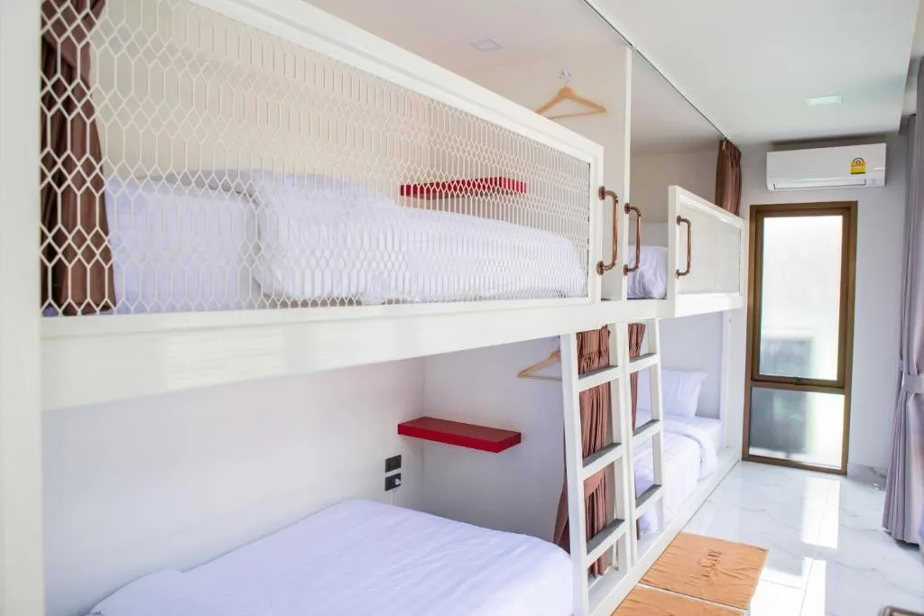 Rich8 Hostel, hotel in Bangkok
