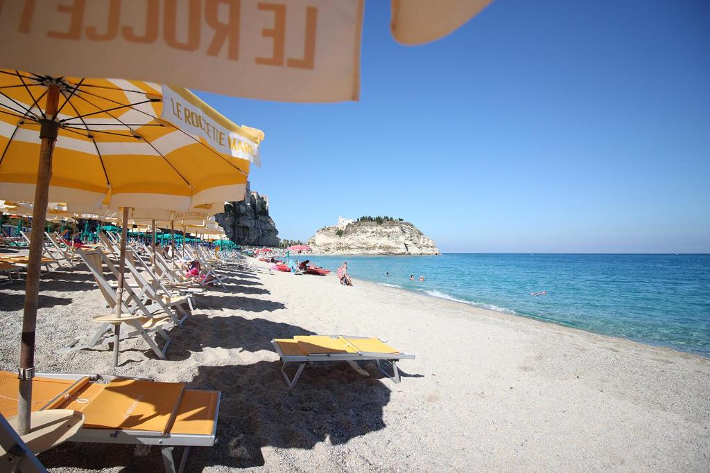 Le Roccette Mare Beach Hotel & Restaurant - 2
