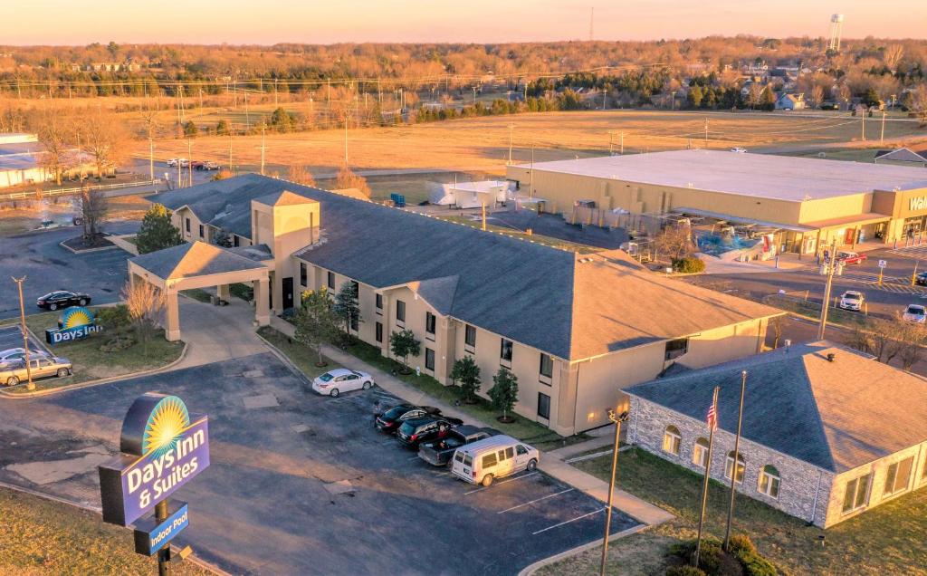 Days Inn & Suites By Wyndham Cuba Photo 2