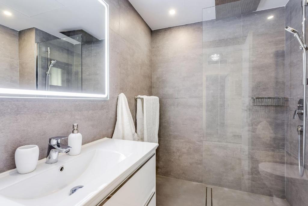 by RIVA - Exclusive, Contemporary Studio in Puerto Banus Gardens - 4