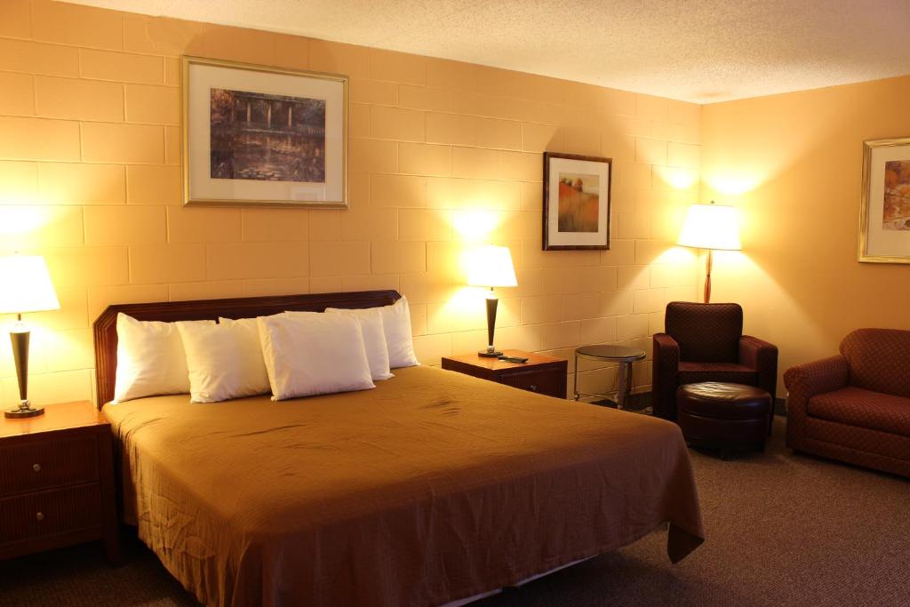 Sunlac Inn Lakota Hotel (Lakota (ND)) - Deals, Photos & Reviews