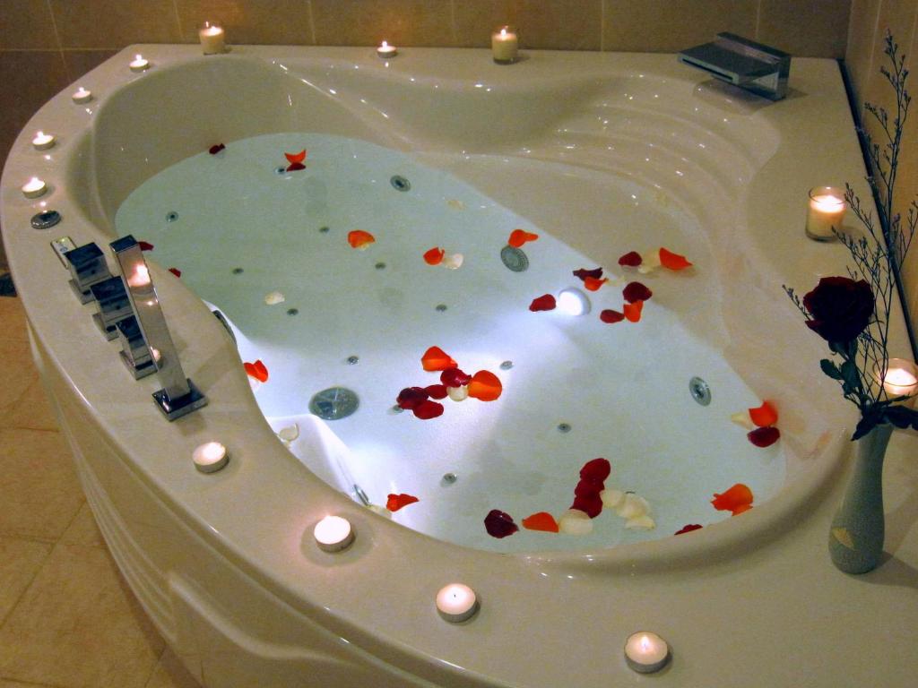 Hot tub