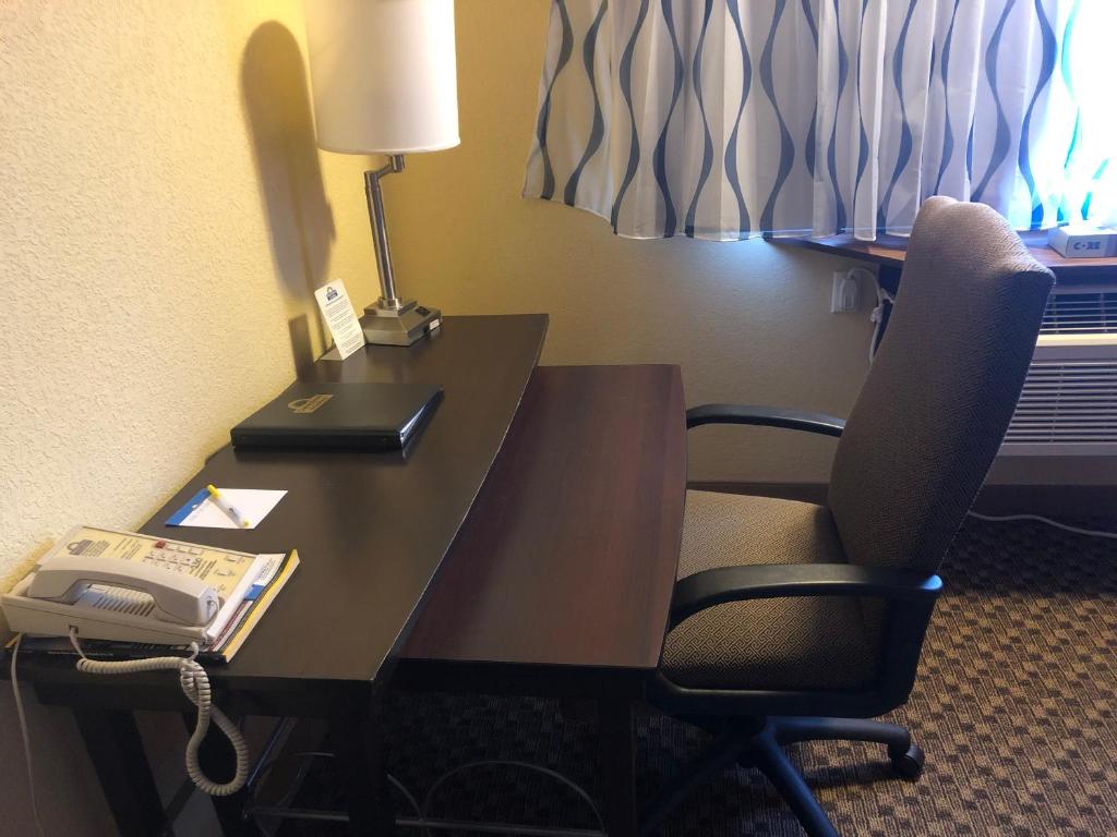 Days Inn & Suites by Wyndham Stevens Point photo