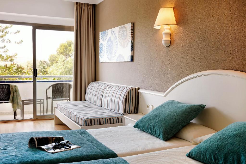 Hotel Mariant — Hotel rooms in S'Illot, Balearic Islands