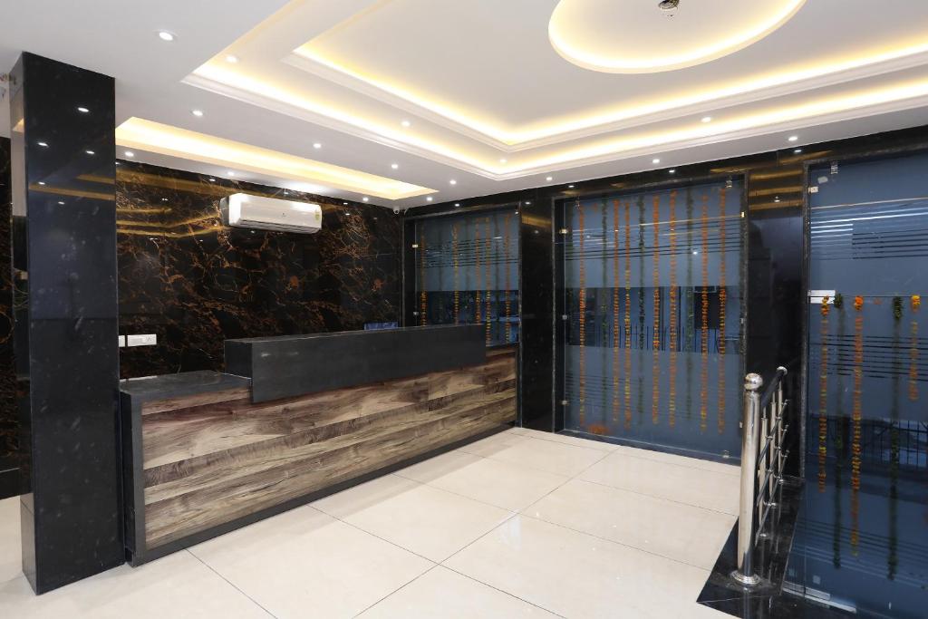 Airport Hotel IVY photo