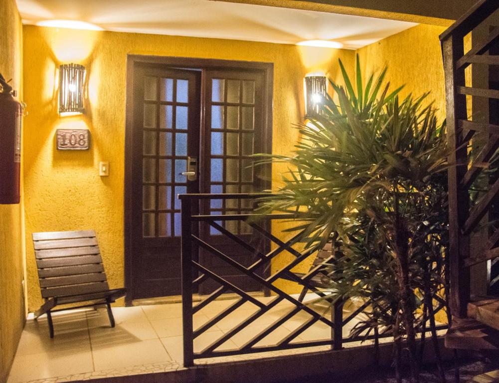 2. Hotel Ac..