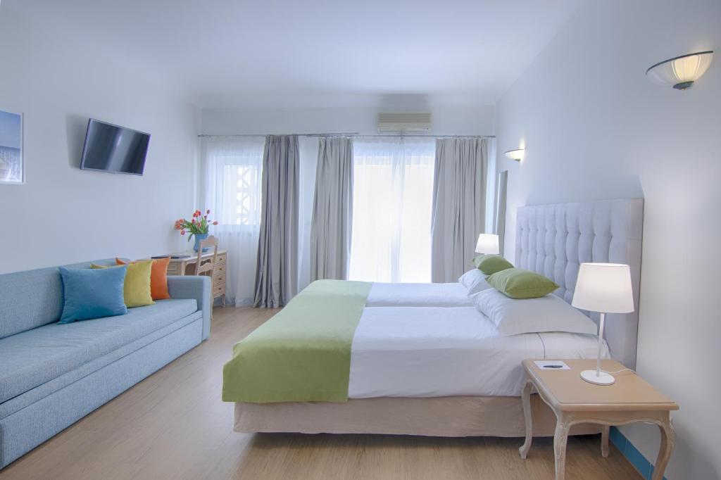 Luna Miramar Club — Hotel rooms in Albufeira, Faro