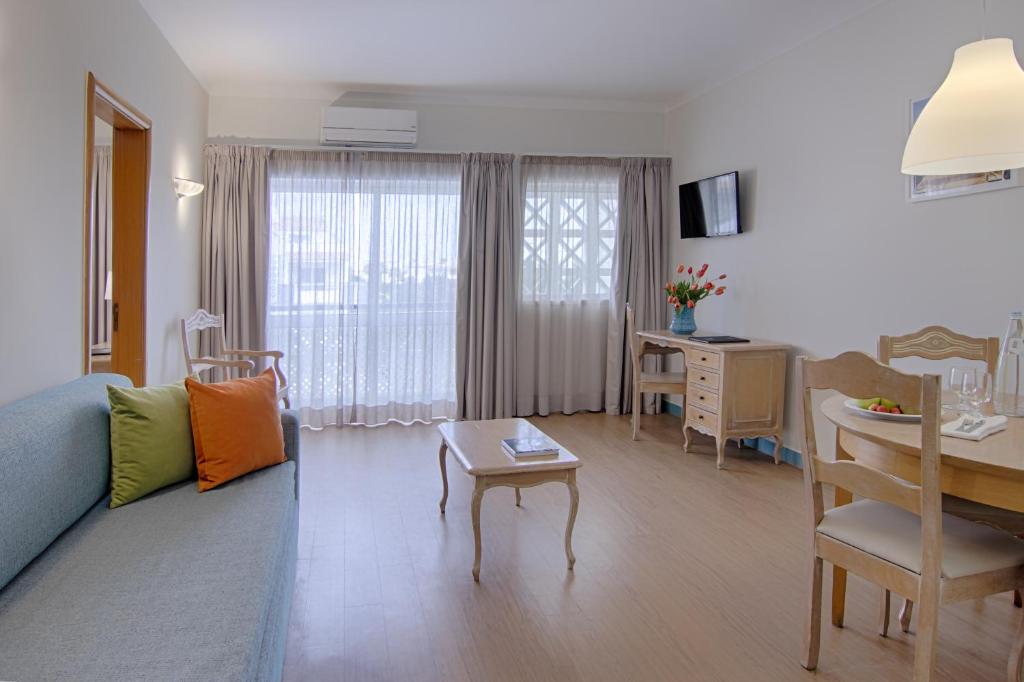 Luna Miramar Club — Hotel rooms in Albufeira, Faro