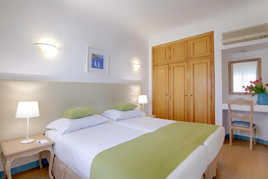 Luna Miramar Club — Hotel rooms in Albufeira, Faro
