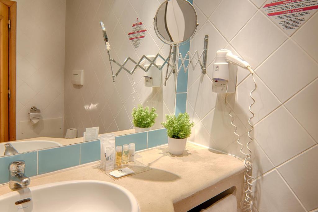 Luna Miramar Club — Hotel rooms in Albufeira, Faro