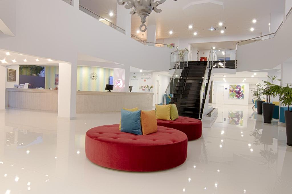 Luna Miramar Club — Hotel building in Albufeira, Faro