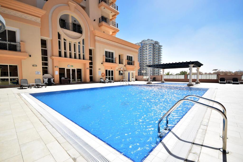 KeyHost - Deluxe Studio - Dubai Sports City - K241 photo