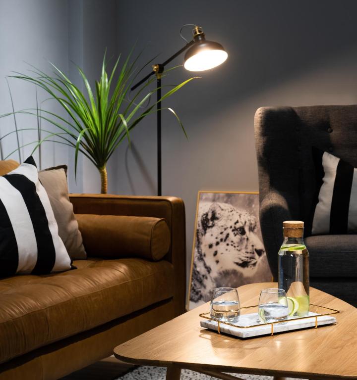 MR. NORDIC INN, Chua-lien