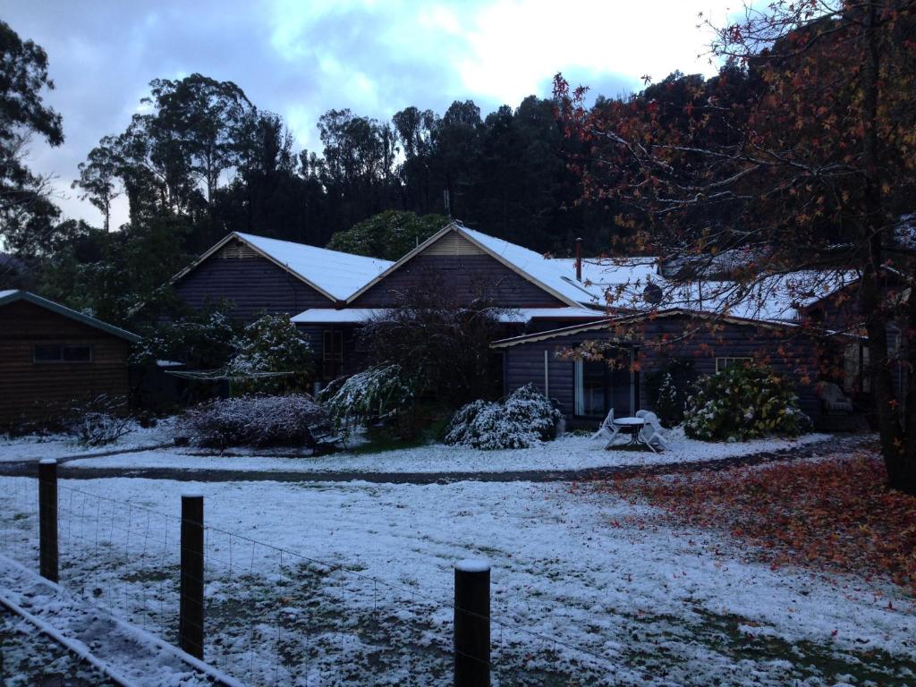 Crossways Country Inn photo