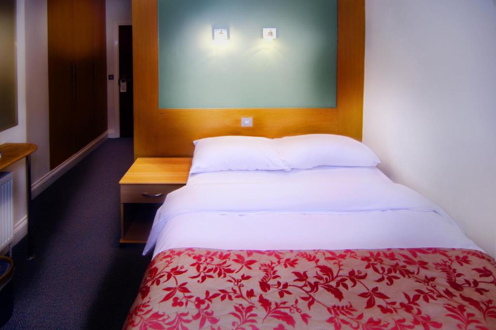 Westbury Hotel photo