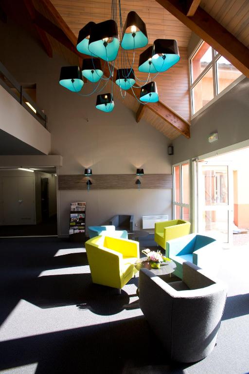 Sure Hotel by Best Western Limoges Sud フロント・ロビー