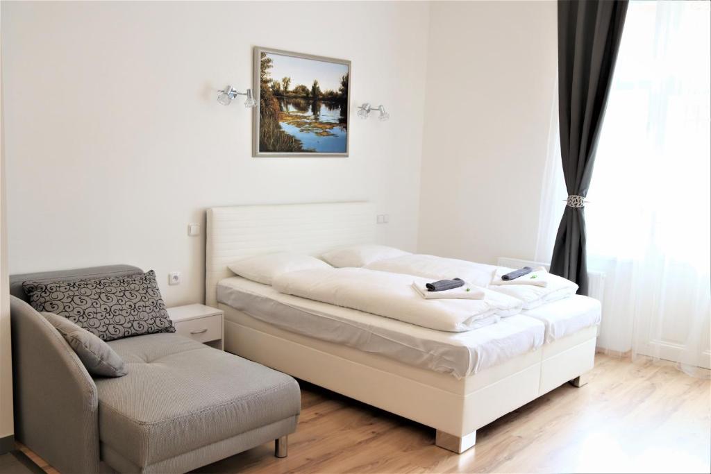 Flowers apartments — Hotel in Prague