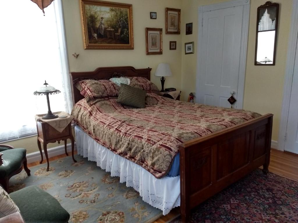Beech Tree Inn And Cottage Newport Book Your Hotel With
