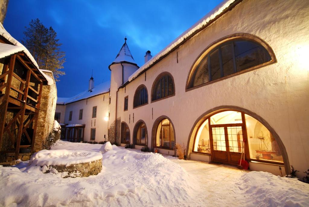 Chateau GrandCastle — Hotel in Liptovsky Hradok