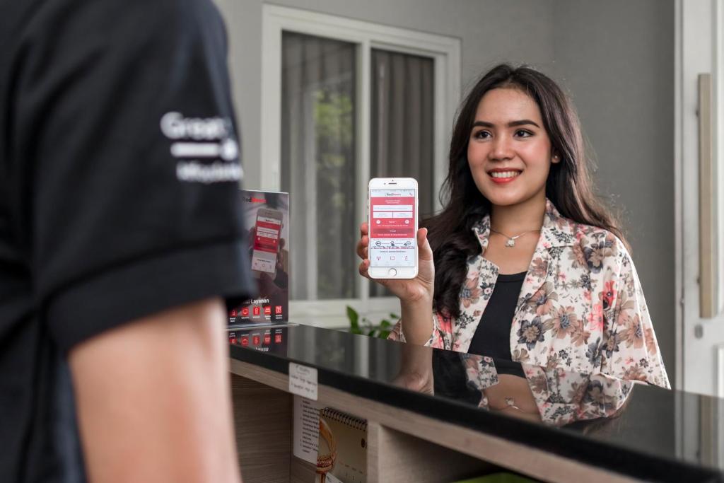 RedDoorz Syariah near DBL Arena 2