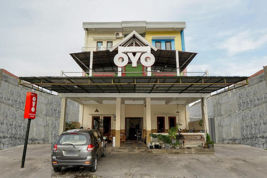 OYO 475 Kartika Syariah Homestay photo