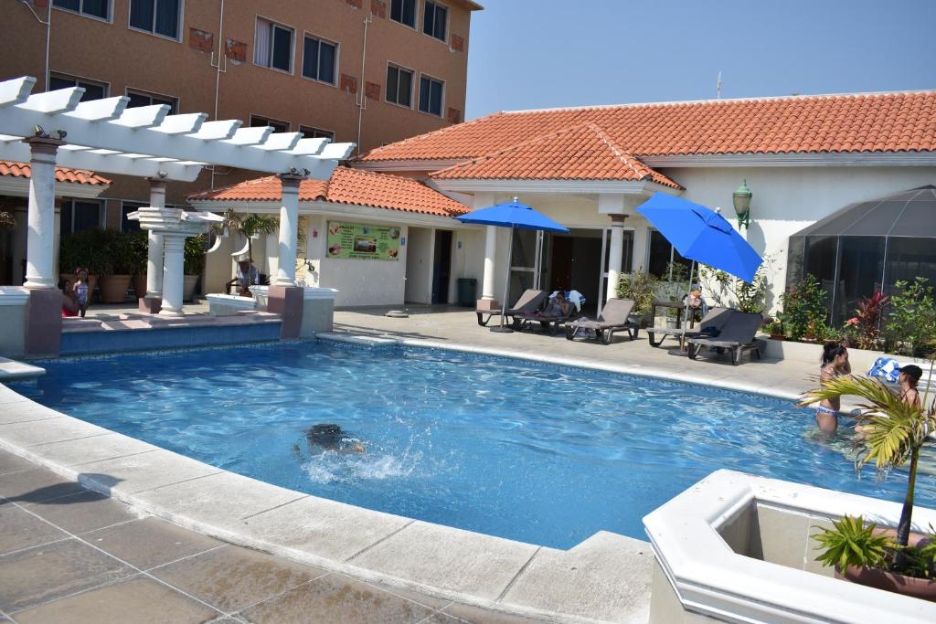 Hotel Baluarte photo