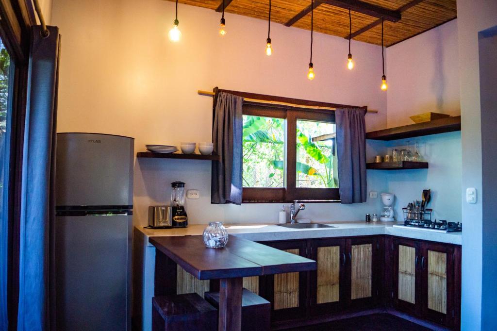 Kitchen, Lua Villas in Santa Teresa