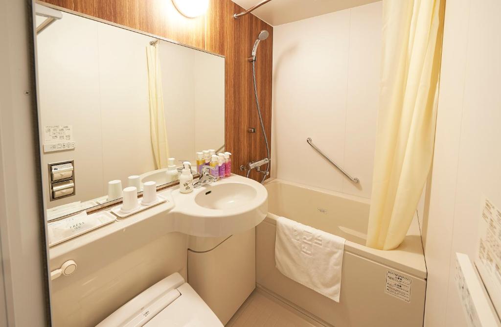 Bathroom, Sotetsu Fresa Inn Nihombashi-Kayabacho in Tokyo
