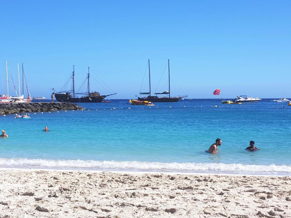 Two bedroom apartment 2 min from beach - 4