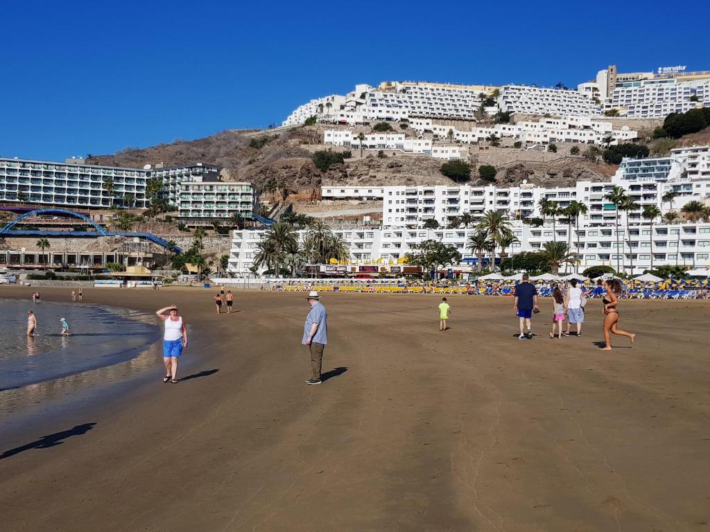 Two bedroom apartment 2 min from beach - 2