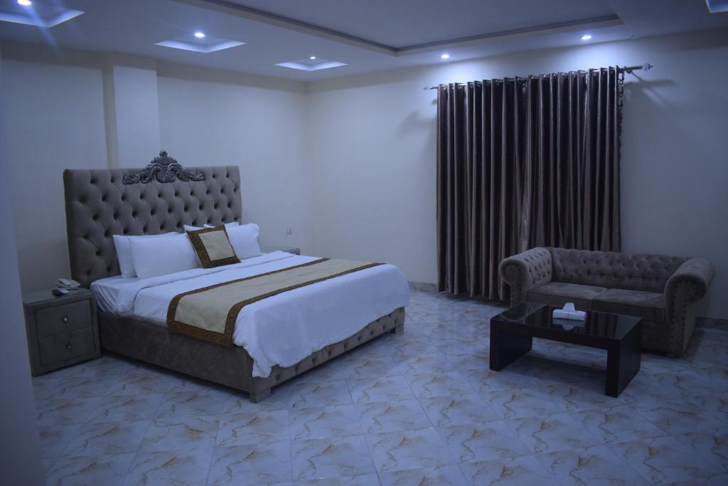 GRAND MILLENNIUM HOTEL LAHORE photo