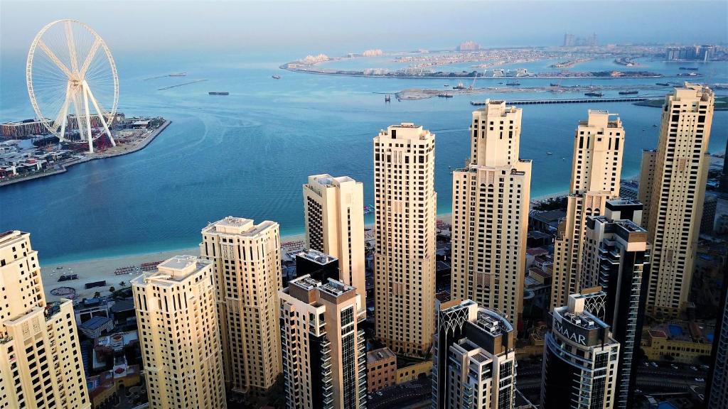 Jbr penthouse with terrace pool photo