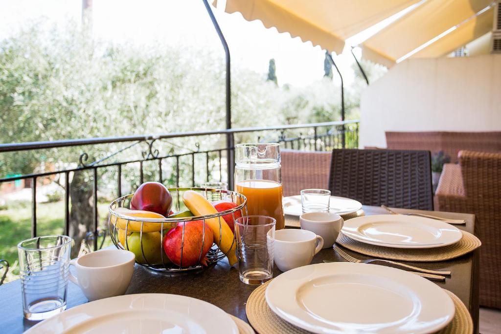 Olive Grove Poolside Apartments photo