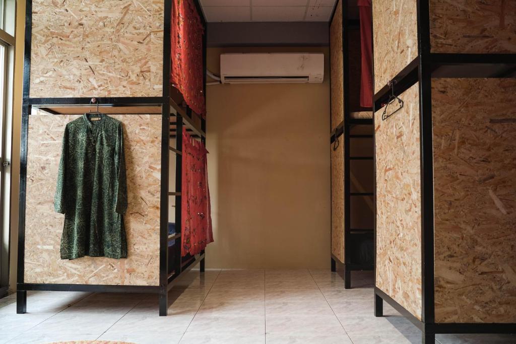 Dulan The Travel Bug Bistro Inn