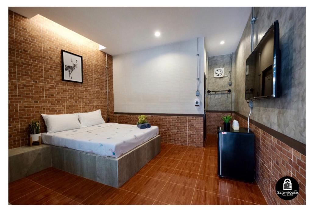 เซฟเฮ้าส์รีสอร์ท บางใบไม้ — Hotel in Surat Thani