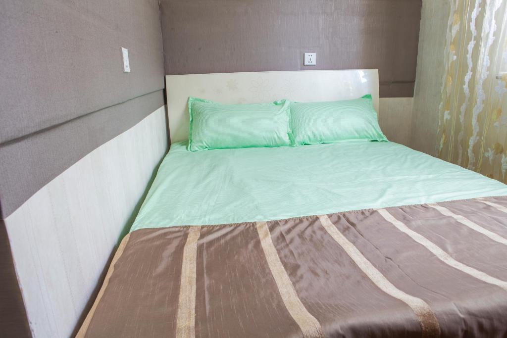 City guesthouse & tours photo