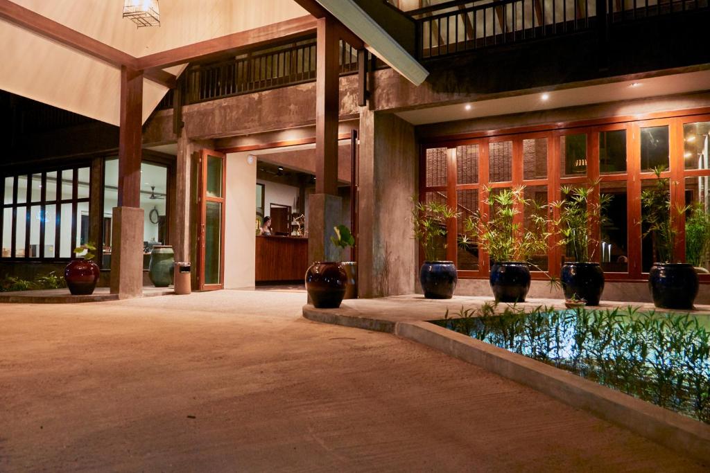 Entrance, Seaflower Bungalows in Ko Pha-ngan